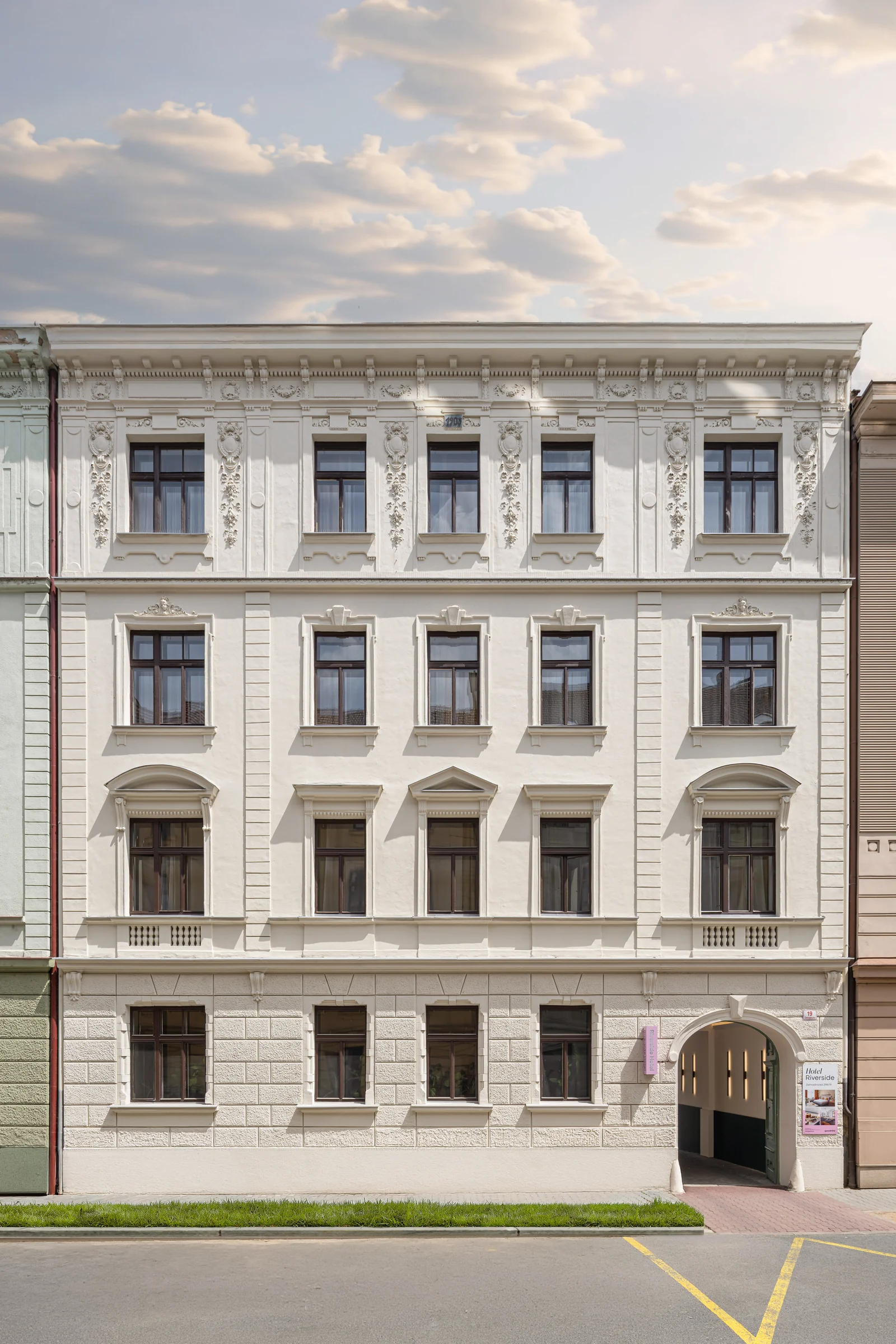 Das Stadthaus des Hotels Riverside in der Zahradnická-Straße
